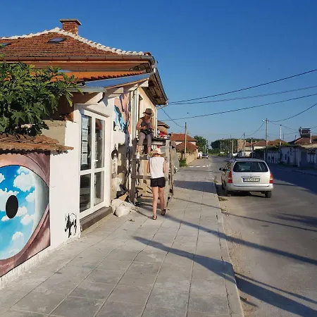 Art House *